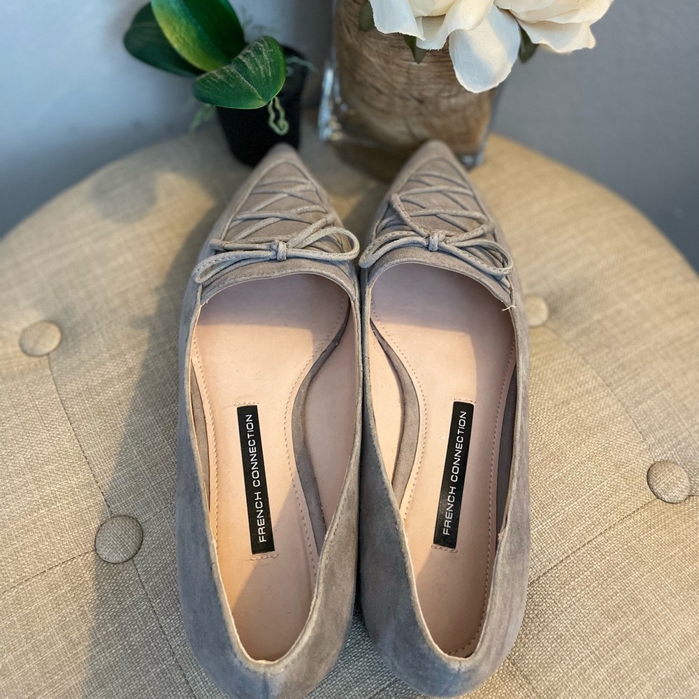 French Connection “Gesine” Suede Bow Tie Flats - Size 7.5 - Picture 5 of 12